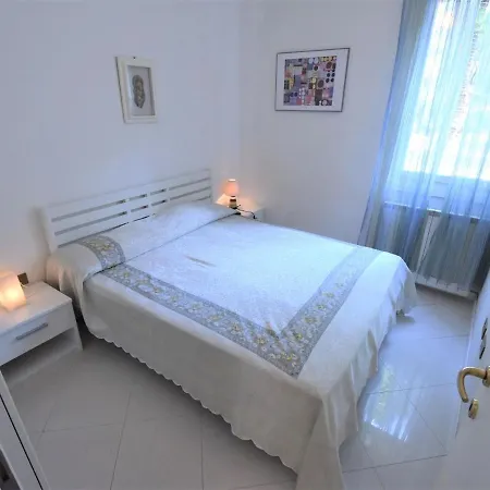 Apartamento Locazione Turistica Girasole-1 *